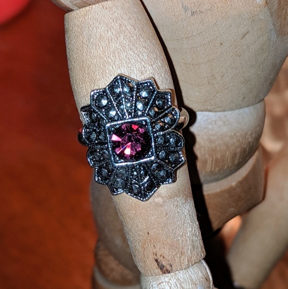 🌟💜 Purple 💍Gemstone Antiqued Ring - Picture 3 of 3